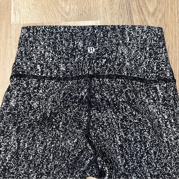 Lululemon Wunder Under High-Rise 21" Luon Cropped Leggings size 4 - Picture 8 of 11